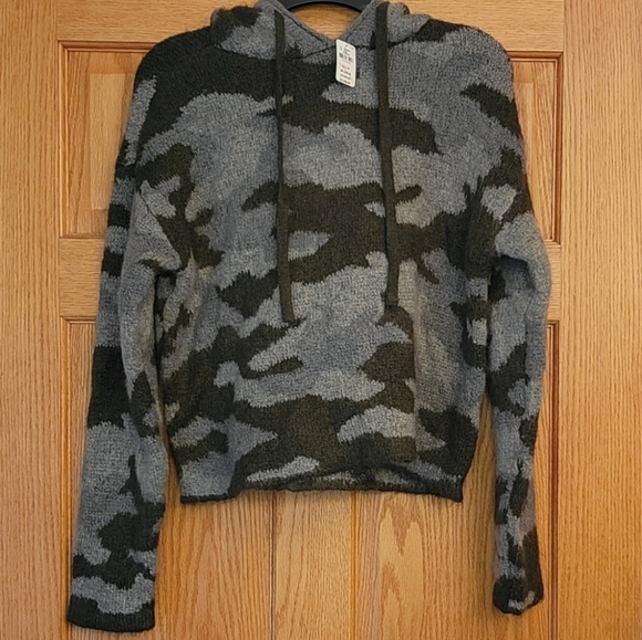 Pink Victoria Secret Camouflage Hoodie - Picture 2 of 4